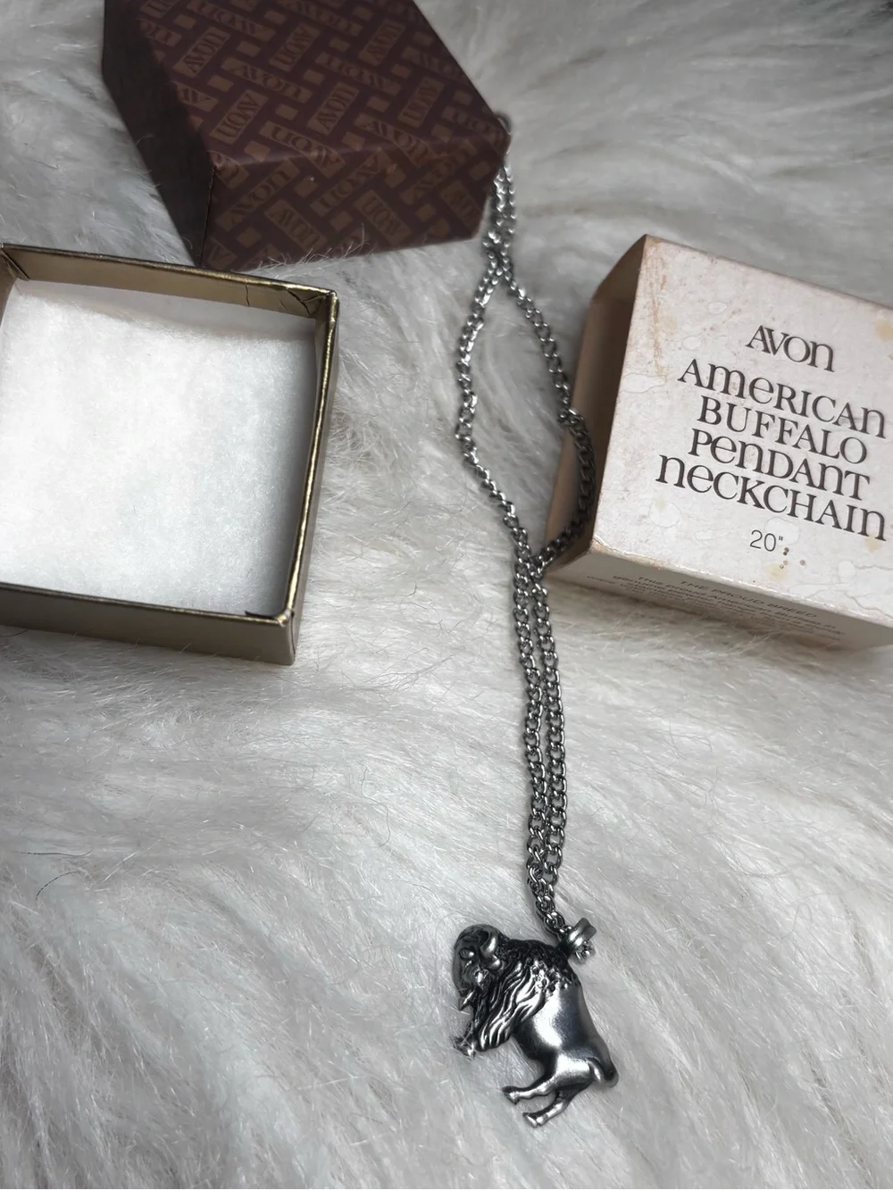 Vintage 1980’s Avon American Buffalo / Bison Western Pewter Pendant Necklace